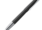 Black / F